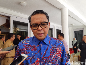 Gubernur Sulsel Ungkap Penyebab Makassar Masih Ramai Saat Pandemi Corona Gubernur Sulsel Ungkap Penyebab Makassar Masih Ramai Saat Pandemi Corona