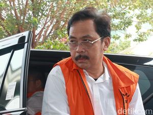 Terbukti Terima Suap-Gratifikasi, Eks Gubernur Kepri Divonis 4 Tahun Bui Terbukti Terima Suap-Gratifikasi, Eks Gubernur Kepri Divonis 4 Tahun Bui