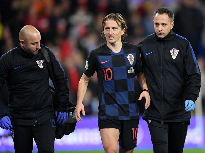 Luka Modric cedera dalam laga kualifikasi Piala Eropa 2020 (Alex Davidson/Getty Images)