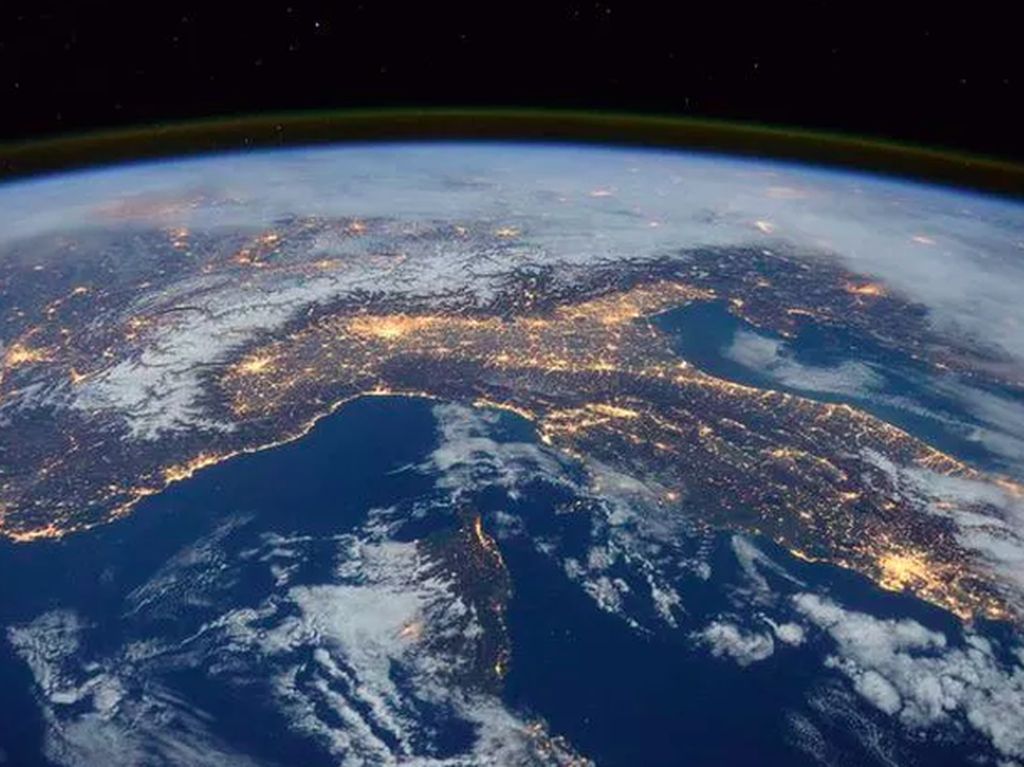 ESA Pamerkan Planet Bumi dari Luar Angkasa di Perayaan Tahun Baru 2023