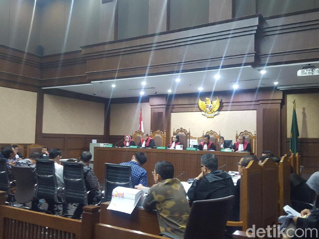 Eks Rekan Pengusaha Penyuap Amini soal Suap: Pak Jaksa Nakal Eks Rekan Pengusaha Penyuap Amini soal Suap: Pak Jaksa Nakal
