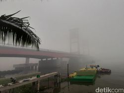 Sumsel Diselimuti Kabut Asap, Walhi: Penegak Hukum Tak Serius