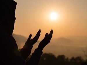 5 Doa untuk Memohon Keberuntungan dan Keberkahan 5 Doa untuk Memohon Keberuntungan dan Keberkahan