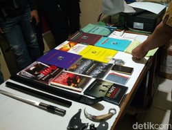 Densus 88 Amankan Terduga Teroris Satu Jaringan dengan Penusuk Wiranto