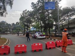 Dijaga Baracuda, Lalin di Gatot Subroto Arah DPR Ditutup Pagi Ini