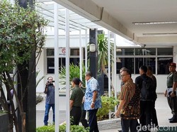 Bersama AHY dan Ibas, SBY Jenguk Wiranto di RSPAD