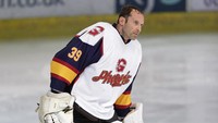Diberitakan sebelumnya, Cech memutuskan alih profesi dengan menjadi kiper hoki es. Pekan lalu dia mengikat kontrak dengan klub asal Inggris, Guildford Phoenix.