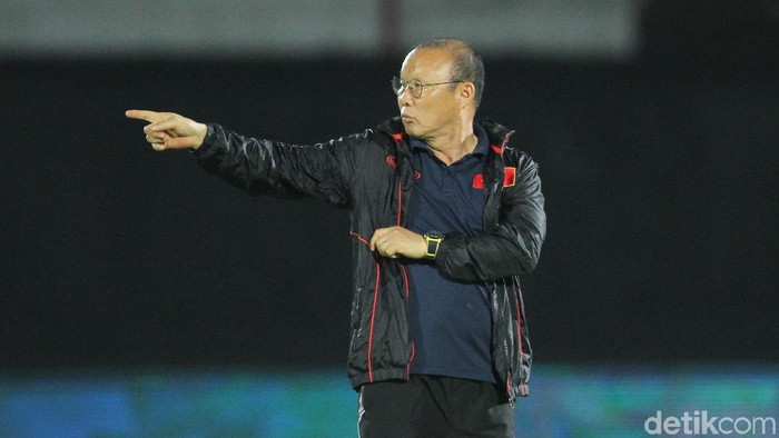 Setelah Indonesia, kali ini diliran Timnas Vietnam yang jalani sesi latihan jelang Kualifikasi Piala Dunia 2022 Zona Asia.