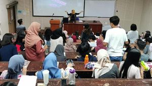 4 Pengajar Vokasi Humas UI Mengajar di Malaysia