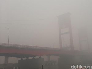 Kabut Asap Selimuti Palembang Pagi Ini, BMKG: Terekstrem Selama Karhutla Kabut Asap Selimuti Palembang Pagi Ini, BMKG: Terekstrem Selama Karhutla