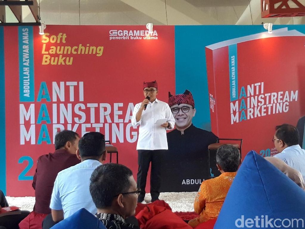 Bupati Anas Ungkap Rahasia Kembangkan Banyuwangi dalam Buku Bupati Anas Ungkap Rahasia Kembangkan Banyuwangi dalam Buku