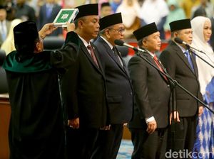 Momen Pelantikan Pimpinan DPRD DKI Jakarta