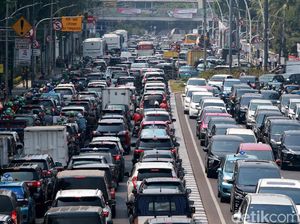 Jalan di Sekitar Istana Ditutup, Gambir Macet