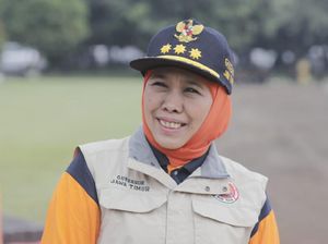 Tangani Kebakaran Gunung Arjuno, Khofifah Upayakan Water Bombing