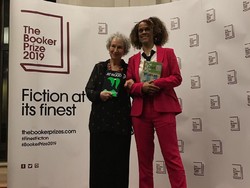 Margaret Atwood dan Bernardine Evaristo Raih Man Booker Prize 2019