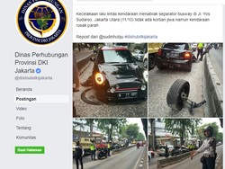 Tabrak Separator Busway, Ban MINI Cooper Ini Sampai Copot
