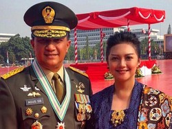 5 Artis Cantik Ini Dinikahi Duda, Ada yang Pindah Agama
