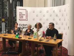 Bernardine Jadi Perempuan Kulit Hitam Pertama Pemenang Man Booker Prize Bernardine Jadi Perempuan Kulit Hitam Pertama Pemenang Man Booker Prize
