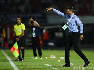 Simon McMenemy Tak Hiraukan Desakan Simon Out Simon McMenemy Tak Hiraukan Desakan Simon Out