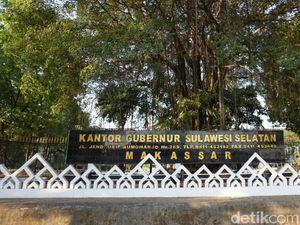 Pemprov Sulsel Siapkan Rp 13,5 M Atasi Dampak Inflasi Naiknya Harga BBM Pemprov Sulsel Siapkan Rp 13,5 M Atasi Dampak Inflasi Naiknya Harga BBM