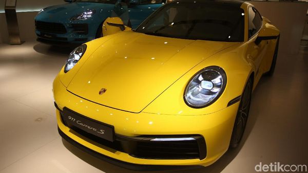 Kuning Menyala Porsche 911 Anyar Sapa Indonesia