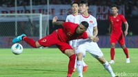 Serangan-serangan yang dibangun Indonesia belum efektif. Penyelesaian akhir Indonesia sulit menemui sasaran.