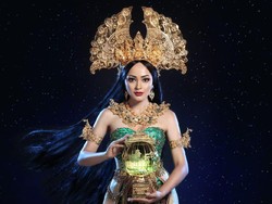 Jolene Marie Pakai Kostum Nasional Dewi Rengganis untuk Miss International