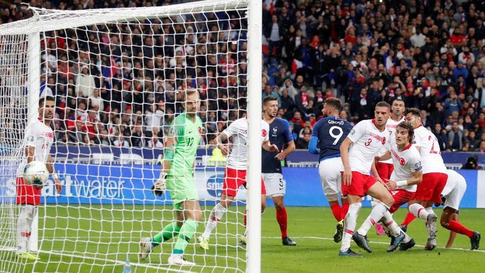 Prancis ditahan 1-1 oleh Turki di laga Kualifikasi Piala Eropa 2020 (Foto: REUTERS/Charles Platiau) Prancis ditahan 1-1 oleh Turki di laga Kualifikasi Piala Eropa 2020 (Foto: REUTERS/Charles Platiau)