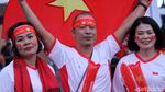 Tingkah Polah Suporter Indonesia dan Vietnam di Bali
