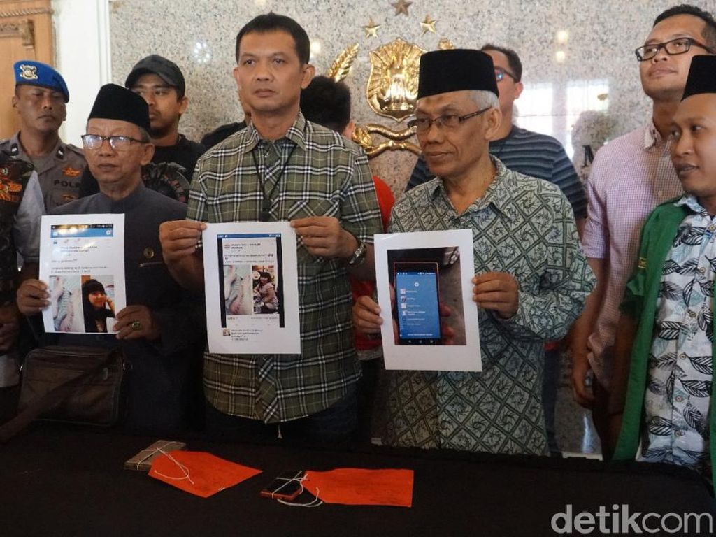 Polisi Amankan Pria yang Posting Foto Hina Islam di Facebook Polisi Amankan Pria yang Posting Foto Hina Islam di Facebook