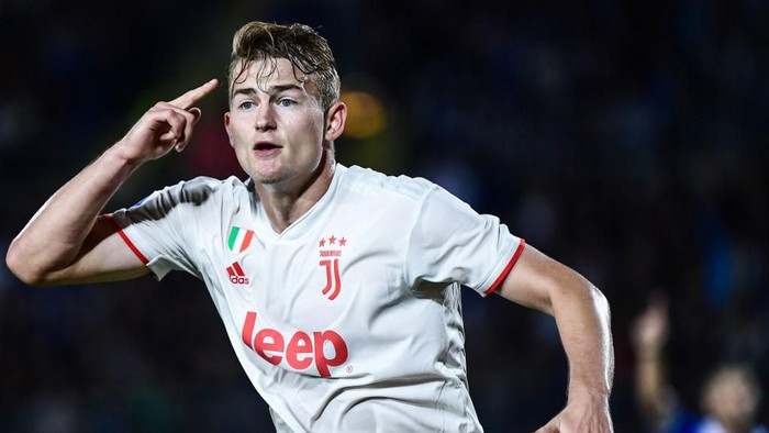 Juventus Dutch defender Matthijs de Ligt reacts during the Italian Serie A football match Brescia vs Juventus on September 24, 2019 at the Mario-Rigamonti stadium in Brescia. (Photo by Marco Bertorello / AFP)