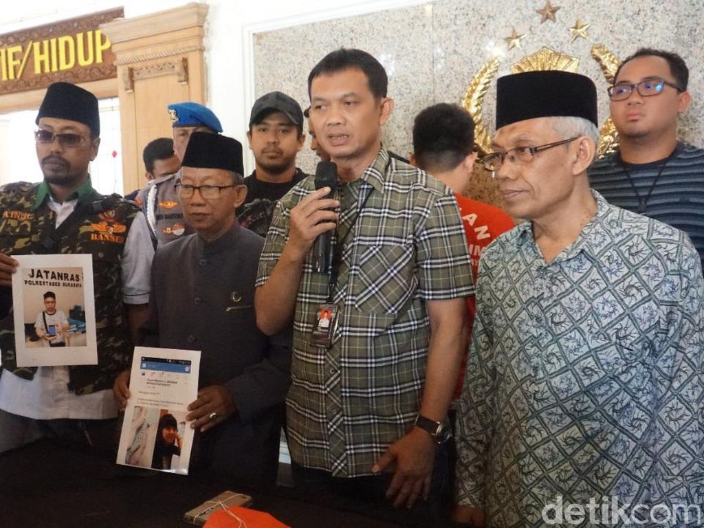 Pria Ini Diamankan karena Posting Foto Hina Islam di Facebook, Apa Motifnya? Pria Ini Diamankan karena Posting Foto Hina Islam di Facebook, Apa Motifnya?