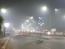 Kabut Asap Selimuti Palembang Malam Ini, Status Udara Sangat Tidak Sehat Kabut Asap Selimuti Palembang Malam Ini, Status Udara Sangat Tidak Sehat