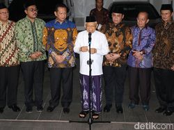 Pimpinan MPR Serahkan Undangan Pelantikan ke Maruf Amin