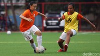 Sebelumnya tim sepakbola putri DKI Jakarta sudah menjalani uji coba dengan klub-klub di Thailand.