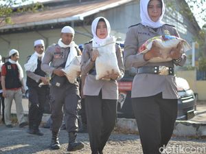 Sambut Hari Santri Nasional, Polisi Kota Probolinggo Gelar Baksos