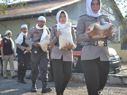 Sambut Hari Santri Nasional, Polisi Kota Probolinggo Gelar Baksos