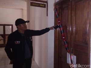 Bupati Indramayu Kena OTT, Ruangan Kadis PUPR Disegel KPK Bupati Indramayu Kena OTT, Ruangan Kadis PUPR Disegel KPK