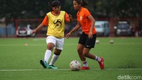 Di ajang Pekan Olahraga Nasional (PON) 2020 Papua, tim sepakbola putri DKI Jakarta membidik target medali emas.