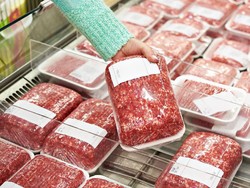 Ibu Ini Dikuntit Polisi Karena Pakai Tas Branded Belanja Daging dan Sayur