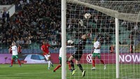 Marcus Rashford membuka keunggulan Inggris. Action Images via Reuters/Carl Recine.