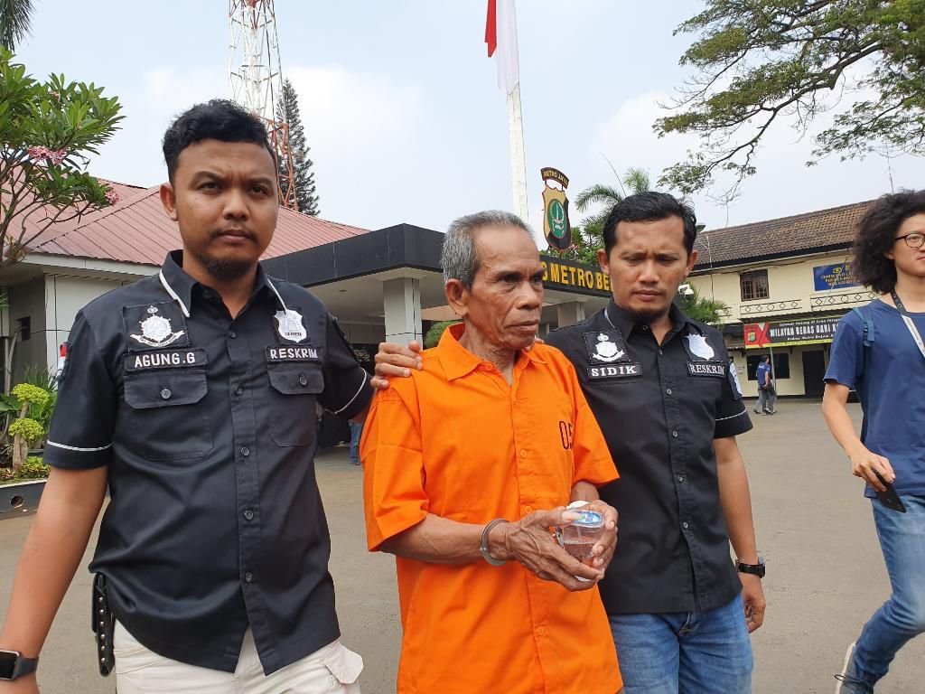 Kisah Nahas Zukri Ditusuk karena Lemparan Batu Kisah Nahas Zukri Ditusuk karena Lemparan Batu