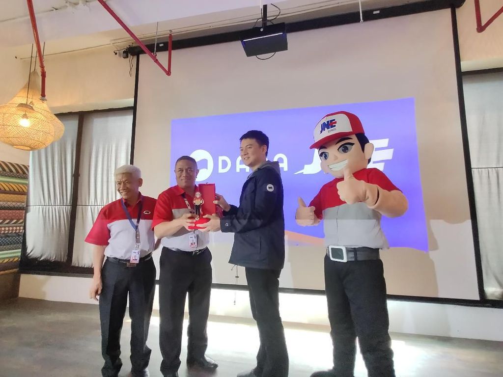 Sinergi DANA-JNE Dukung Akselerasi Ekonomi Digital Indonesia Sinergi DANA-JNE Dukung Akselerasi Ekonomi Digital Indonesia