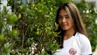 Anggita menjadi satu-satunya wanita di tempat latihan saat itu. Melihat Anggita, Donzol pun memanggil wanita penyuka band Sheila On7 itu dengan sebutan cabe.