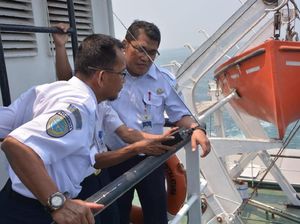 Kemenhub Aktifkan Sistem Identifikasi Kapal yang Lewat Perairan RI Kemenhub Aktifkan Sistem Identifikasi Kapal yang Lewat Perairan RI