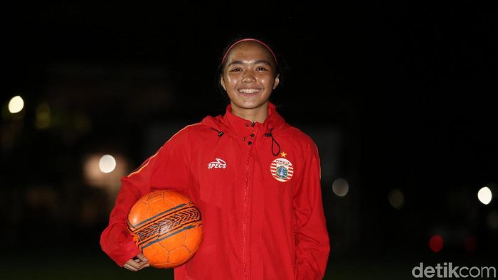 Sebelum terjun jadi pesepakbola, Anggita Putri awalnya adalah peracik kopi (Agung Pambudhy/detikSport) Sebelum terjun jadi pesepakbola, Anggita Putri awalnya adalah peracik kopi (Agung Pambudhy/detikSport)