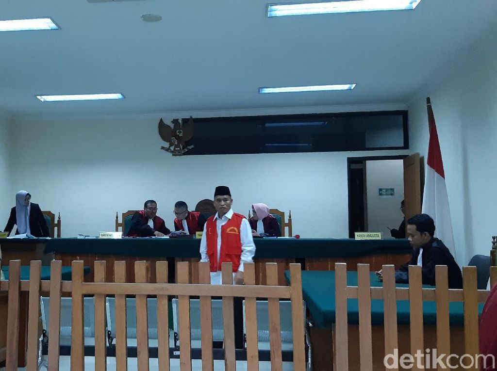Korupsi Dana Desa, Kades di Serang Divonis 5 Tahun Penjara Korupsi Dana Desa, Kades di Serang Divonis 5 Tahun Penjara