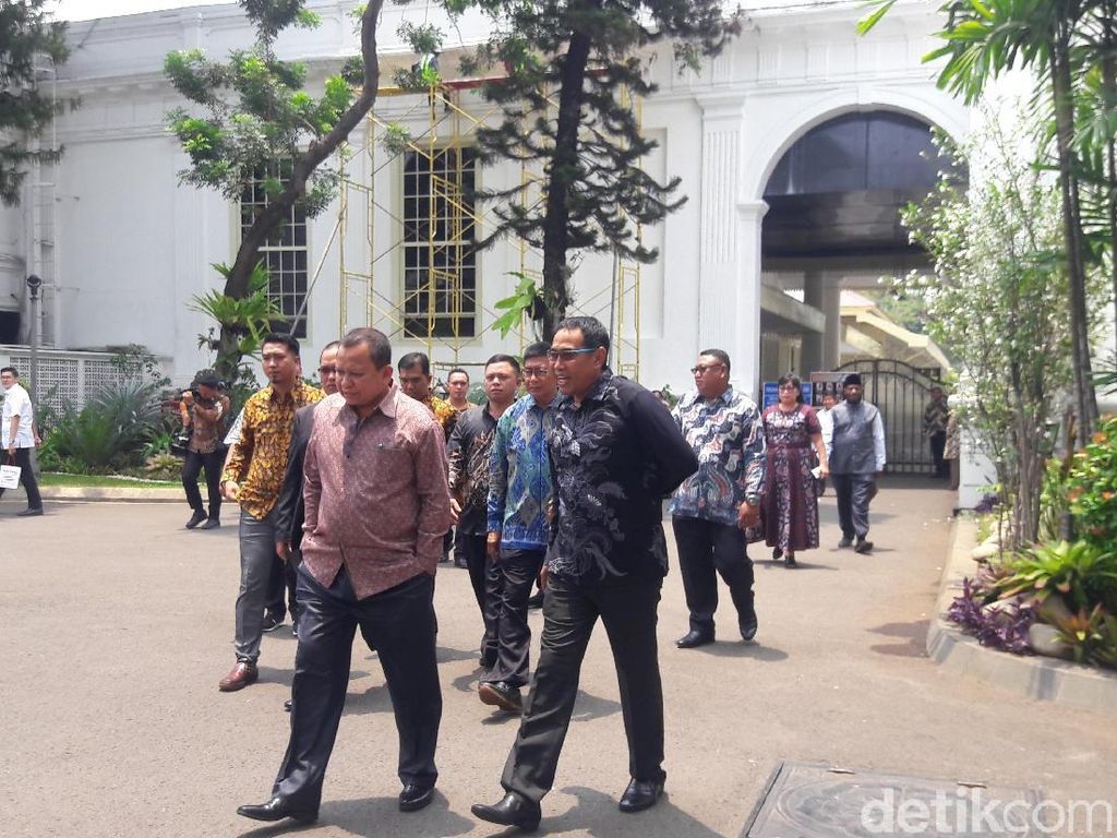 Jokowi Minta Para Paguyuban Merajut Kedamaian di Tanah Papua Jokowi Minta Para Paguyuban Merajut Kedamaian di Tanah Papua