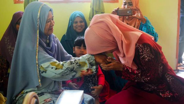 Pertunangan Azura Okid dan Hafis, guru S2 dan sopir truk