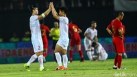 Tiga gol Vietnam dicetak oleh Do Hung Dung, Que Ngoc Hai, dan Tien Linh. 